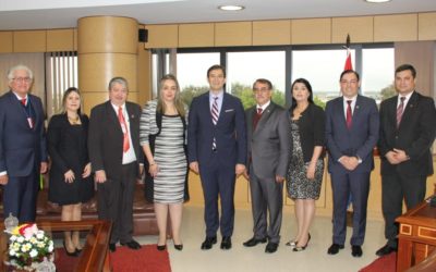 Reunión de autoridades de la UNCA con Presidente del Congreso